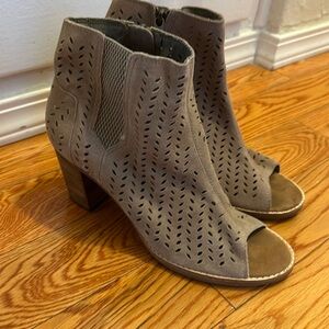 Toms heels